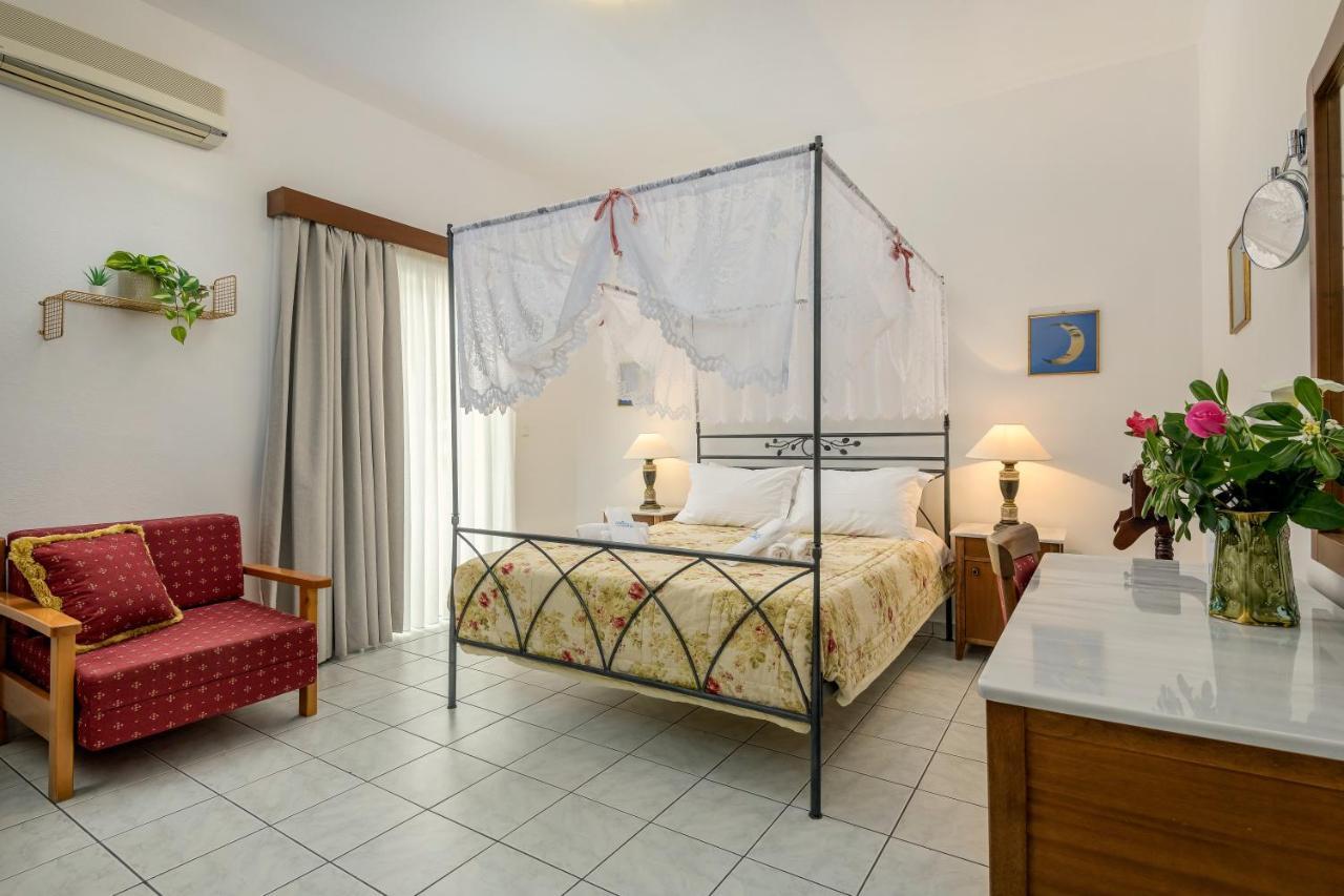 Grikos Hotel Patmos Town Ngoại thất bức ảnh